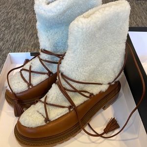 Aquazurra very Aspen shearling boot size 39 brand new in box